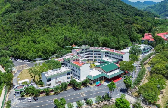 平和仰聖山莊（三平寺店）