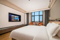 Tianyi Hotel (Wuqia People's Square)