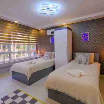 Central Big Cozy Apt 3 Bedroom Close to Kaleiçi, Sea & Shops Rooms