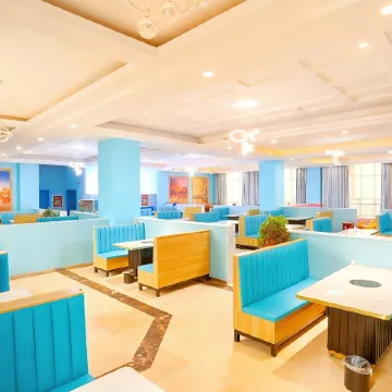 Super 8 Hotel (Minfeng Specialty Commercial Street)