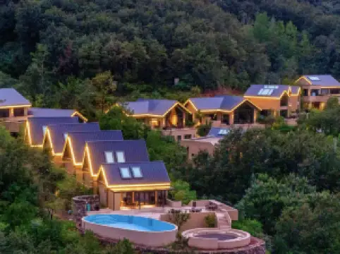 Xuanya Suji Qixian Shanju (Huixian Baoquan Tourist Area)