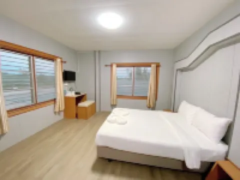 廊開塔維拉酒店與會議中心 鄰近隆開火車站的酒店