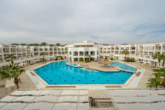 JAZ Neo Sharks Bay Hotels near Shark‘s Bay Beach