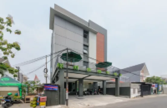 Urbanview Greenville Jakarta Hotels near Taman Anggrek