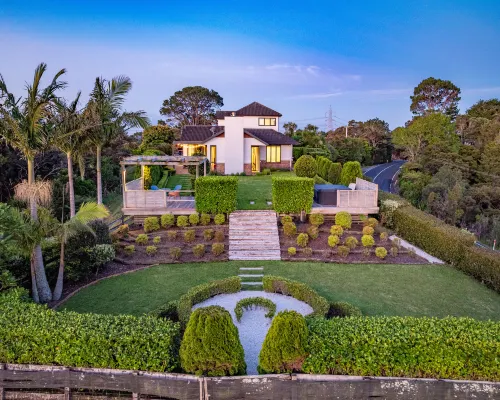 Main House + Guest House : Group Perfect Hotels near QBE Stadium Function Centre