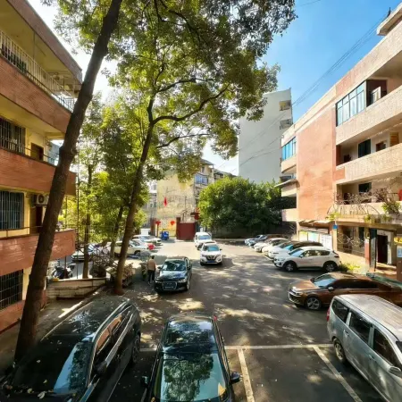 Dongmen Business Hotel