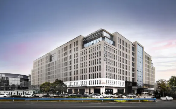 Atour Hotel Huaxia Avenue Zhengzhou Xinzheng International Airport のホテル