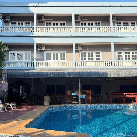 Collection O Southern Star Resort Pattaya Отели рядом с достопримечательностью «Пляж Хатнаклуа»