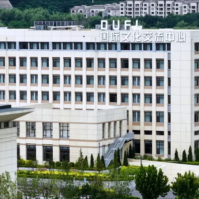 Dalian Dawai International Cultural Exchange Center Hotel berhampiran Daerah Lushunkou