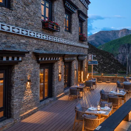 Craftsmanship·Qianqiu Snow, Daocheng Yading Scenic Hotel