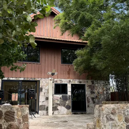 Sun & Roots Lodge Restaurant and Bar