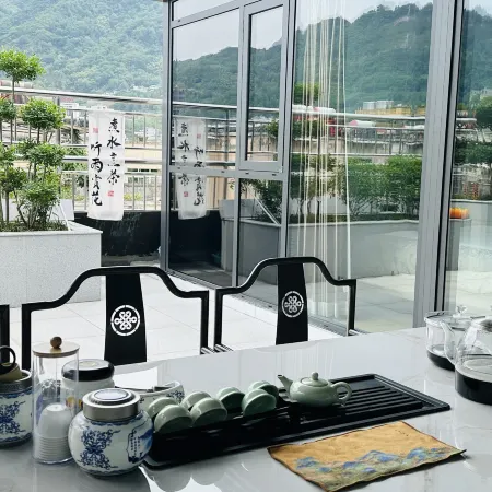 Riverside Breeze Hotel