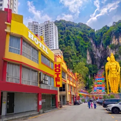 Batu Caves Hotel Kuala Lumpur Hotels near Ramayana Cave - Suyambu Lingam