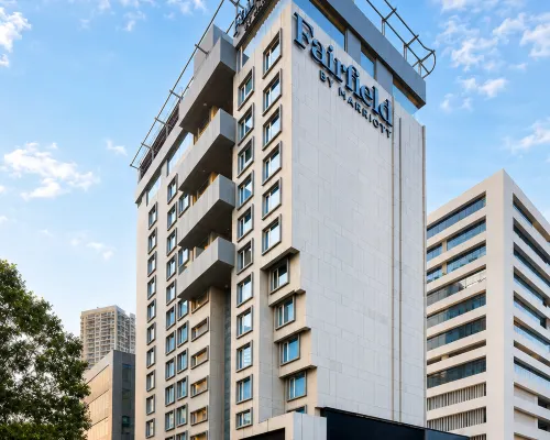 Fairfield by Marriott Mumbai Andheri West Hotels in der Nähe von Strand Aksa