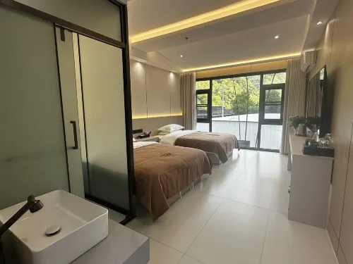Longfenglou Homestay