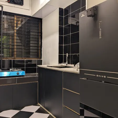 Entire Designer Apt+Free Airport Pickup+Discount
