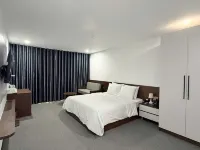 Minh Hai Hotel Lao Bao - ที่มีสระว่ายน้ำ