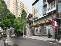 The Crown Airport Hotel Hotels near Tân Sơn Nhấtin kansainvälinen lentoasema