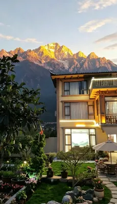 Jinta Snow·MT | 360° Golden Snow‑Capped View, Waterscape Garden Villa (Baisha Ancient Tow) - 2-Star