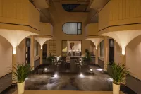 Moye Ruhua | Shangri-La Light & Shadow Retreat (Dukezong Old Town) - 4-Star