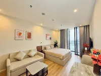 ICON40 Ha Long Apartment Near Beach - piscina