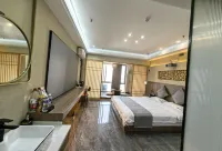 Nineteen home stay - balcony