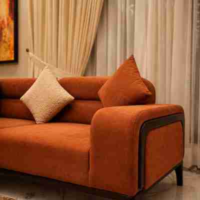 The Canvas Spaces - 3BR Deluxe Apt | DHA | Near Raya, Airport | Lahore Rooms