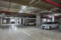 qinzhouYichen Hotel - parking