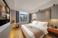 Three Cats Hotel (Guangsha Construction College) - 2-Star