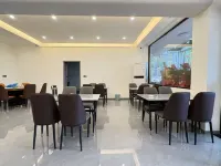 Yinghu Shiguang Homestay (Yinghu Scenic Area South Gate Parking Lot) - Mountain view