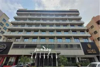 Sunday Luxury Downtown Adliya Formerly Jewel Hotel - parking