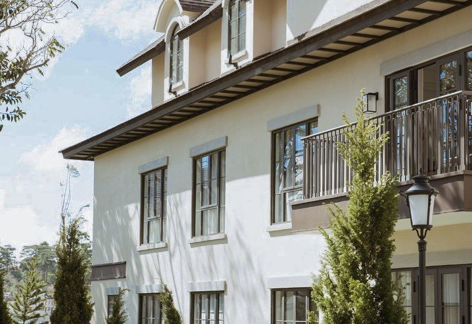 1. 머큐어 달랏 리..