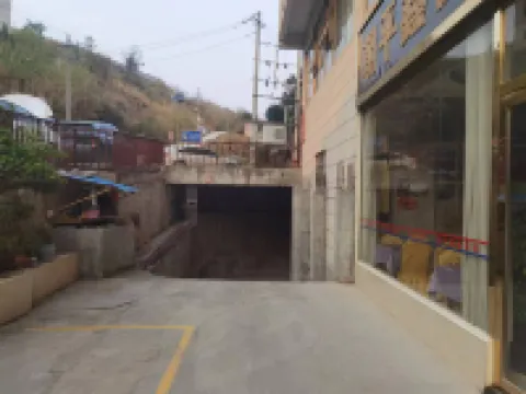 Chaoping Xinyue Hotel