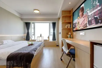 Senqiuli Apartment (Wuhan Zhongjia Village Metro Station Guiyuan Temple Branch)