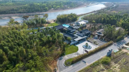 Longhushan YinLu Homestay Отели рядом с достопримечательностью «Геологический парк Эль-Нос»