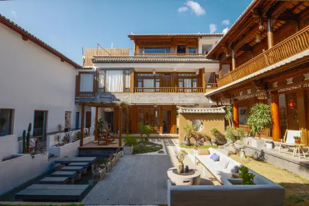 Shaxi Ancient Town Lanyue Homestay