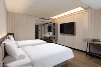 HanTing Hotel (Chongqing Wushan County Shizheng Guangchang)