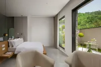 Ruo Yin•Natural Oxygen Bar Home Stay - balcony