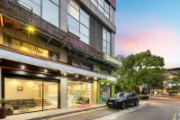 Taizhou Baiyi Hotel Hotels near 3D Cuojue Art Museum