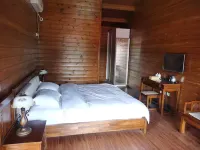 Ma'anshan and County Zaishui Yifang Ecological Park Hotels in He County