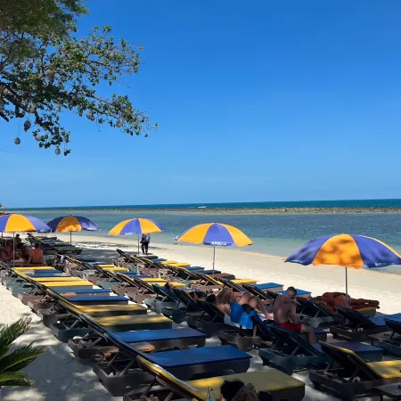 Arkbar Beach Club