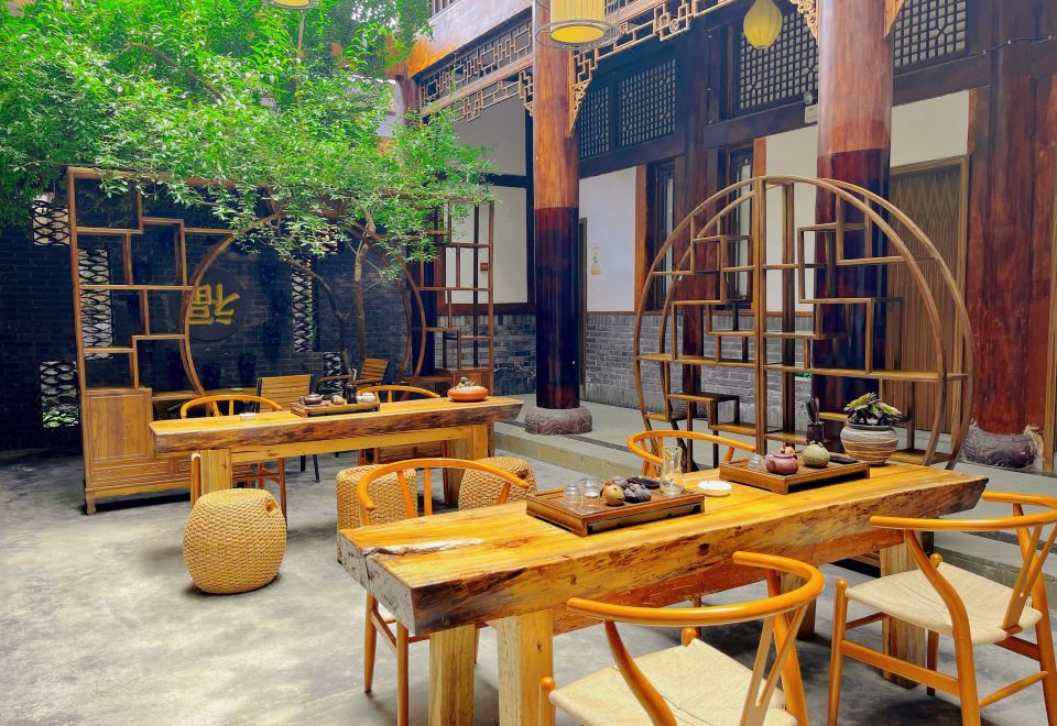 Xiuhu Hotel Emeishan Over view