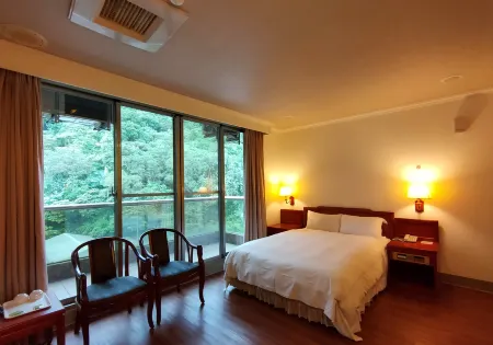 Crown Hotel Отели рядом с достопримечательностью «Jiaoxi Kilin Hot Spring»