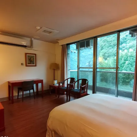 Crown Hotel