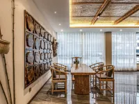 Table Mountain · Mountain View Lakeside · Luxury Retreat Hotel (Yanv Lake) Hotels in Hongya