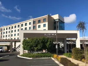 スディマ オークランド エアポート
