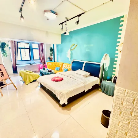 Langqin Themed Homestay (Baolong Plaza)