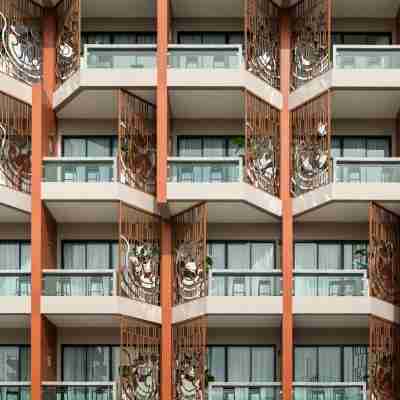 โรงแรมเดอะ โพเอม Hotel Exterior