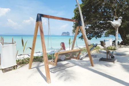 Thapwarin Resort - Green Hotel Отели рядом с достопримечательностью «Kuan Tong Rock»