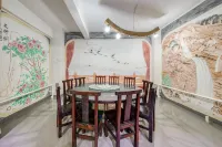 Nature House Art Apartment